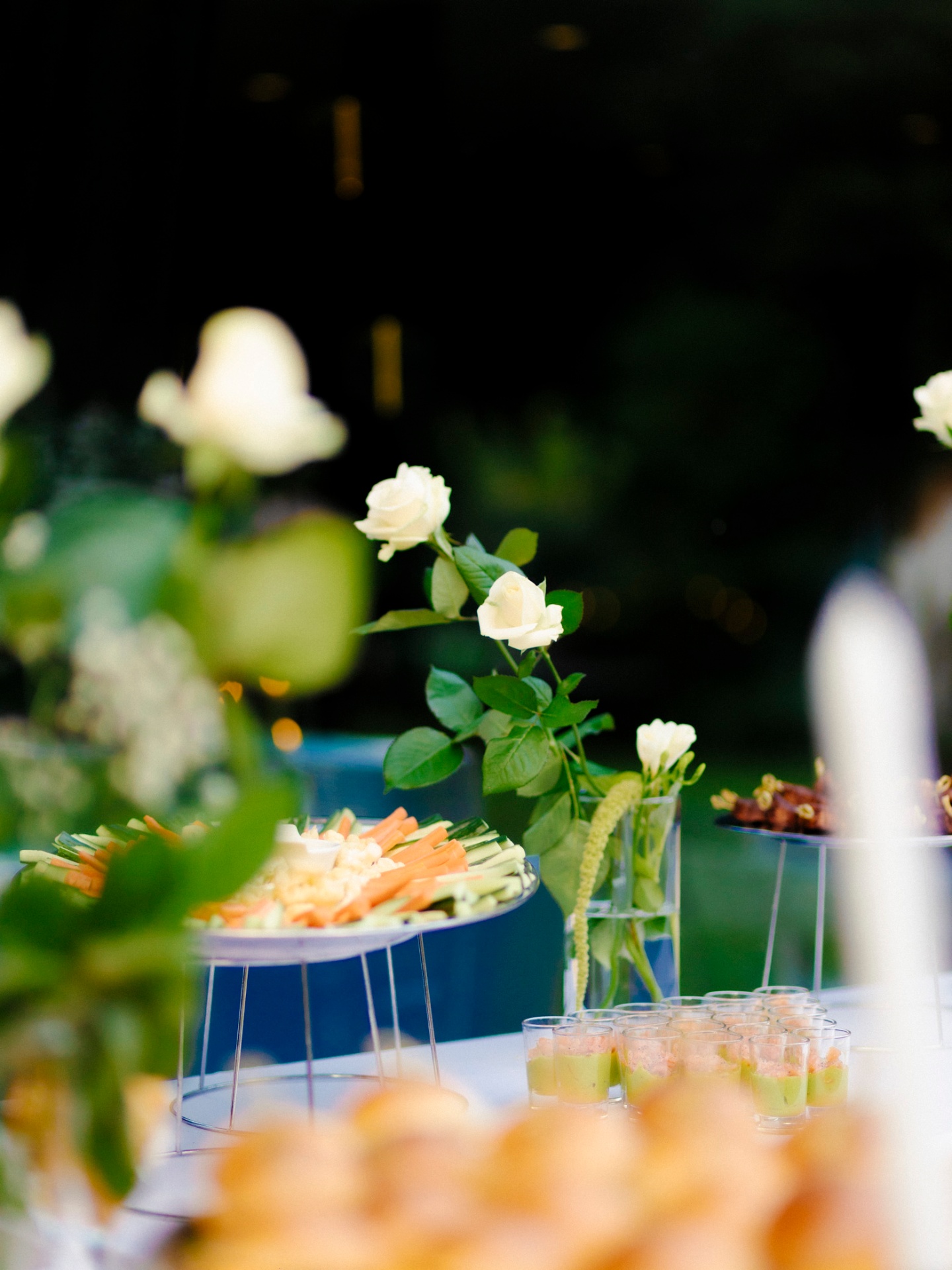 Cocktail au jardin, décor floral